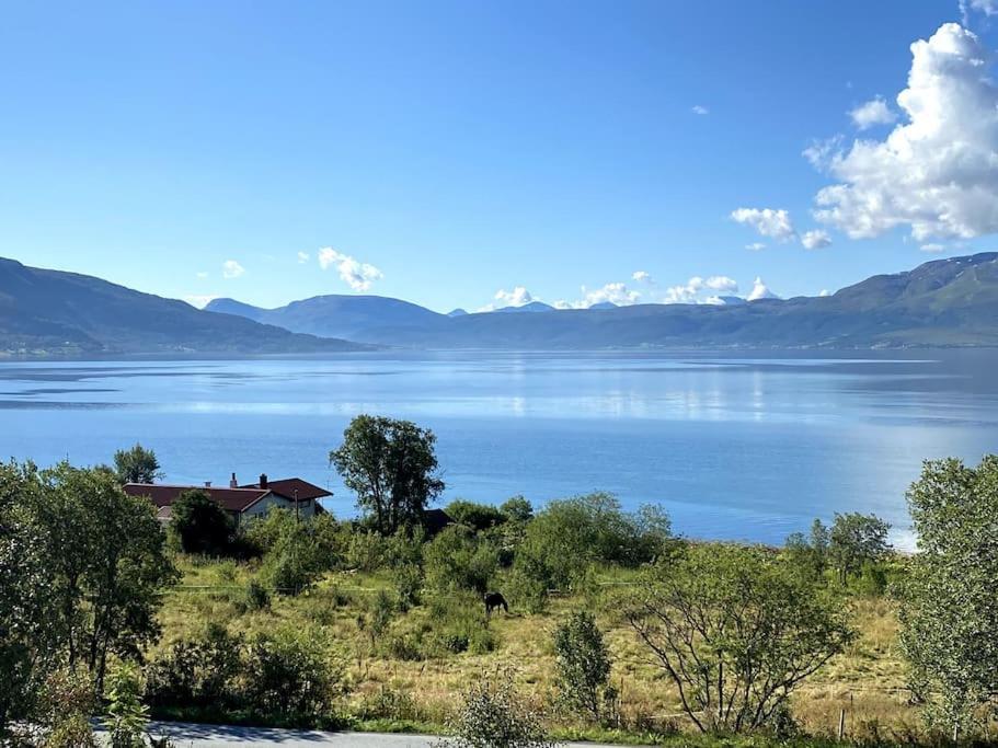 Leilighet Med Nydelig Utsikt Tromsø Exterior foto